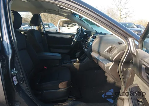 2017 Subaru Legacy 2.5I Premium z USA, uszkodzony, nr VIN 4S3BNAC60H3057793